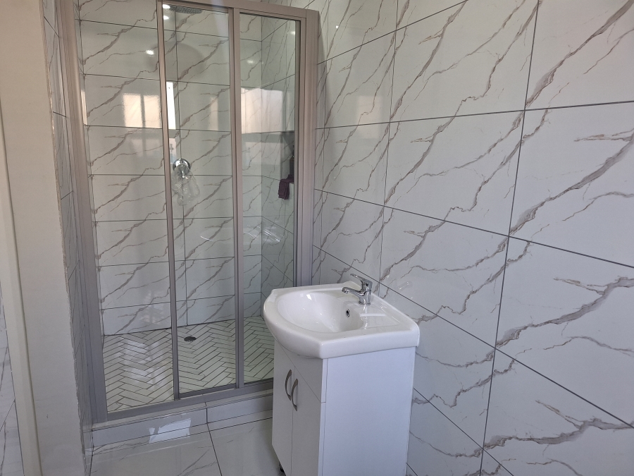 To Let 1 Bedroom Property for Rent in Retief Eastern Cape